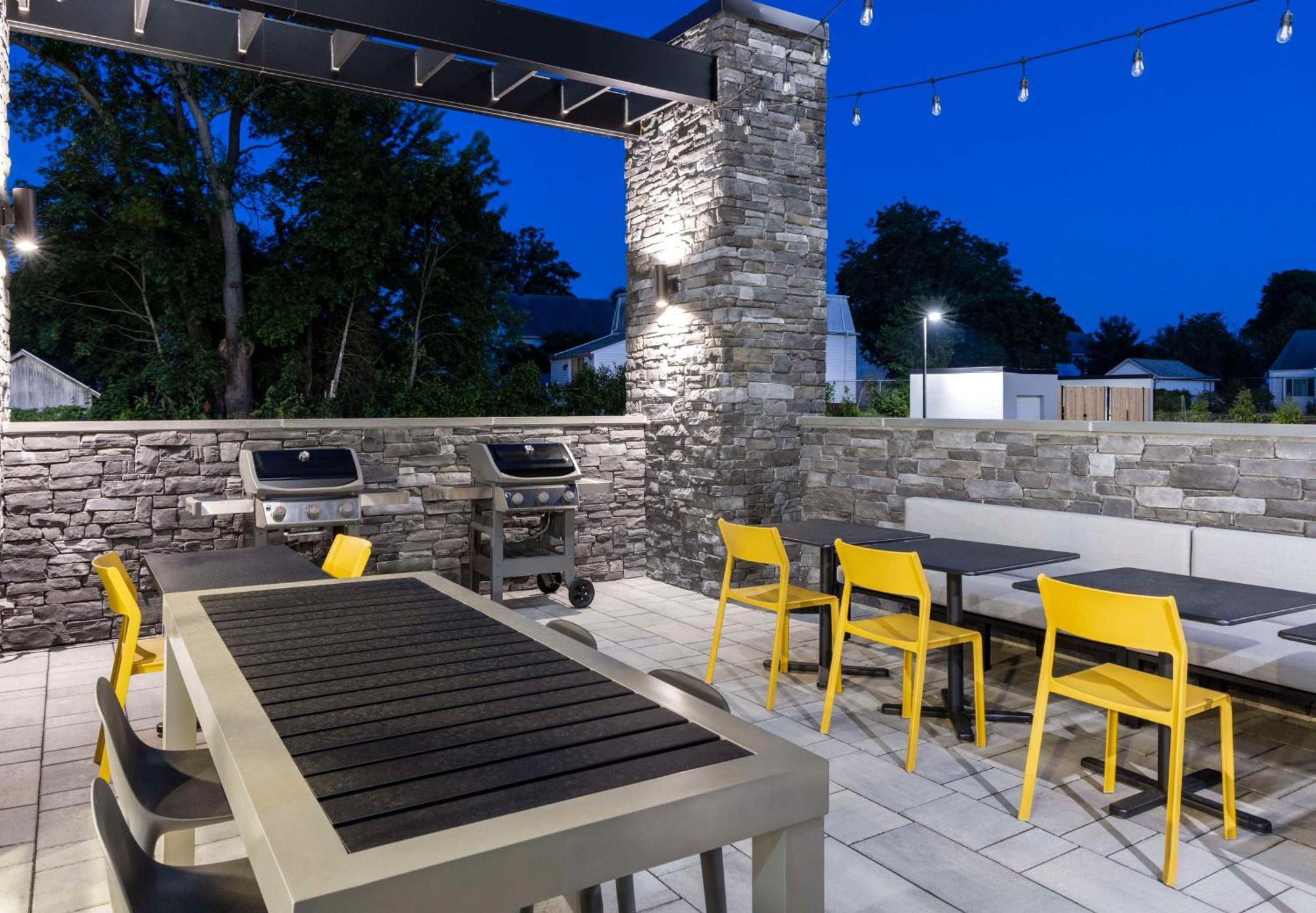 Home2 Suites By Hilton East Haven New Haven מראה חיצוני תמונה
